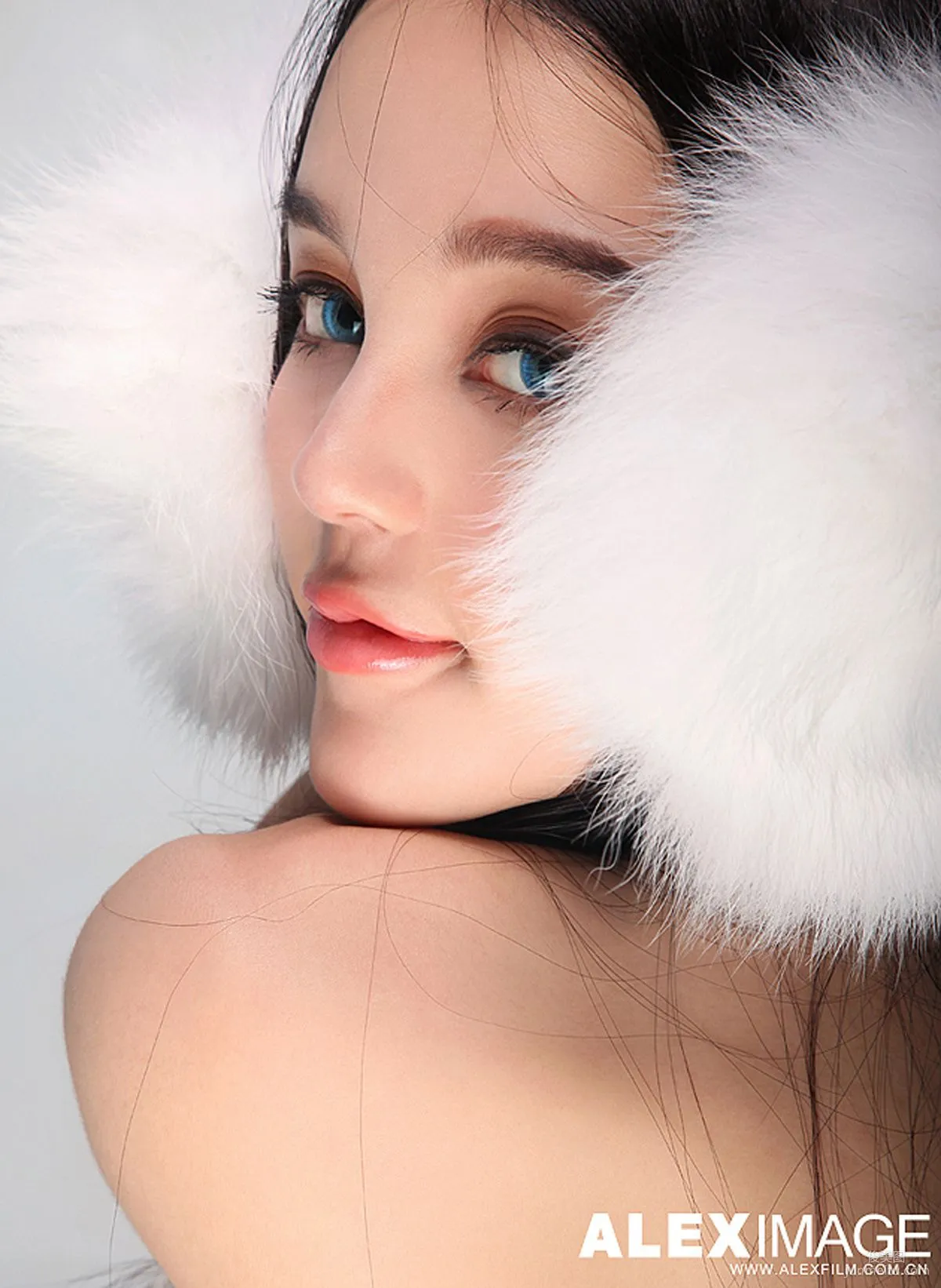 Mixed-Race Beauty Model Shi Yiyi Studio Shoot Photo Set photo 44