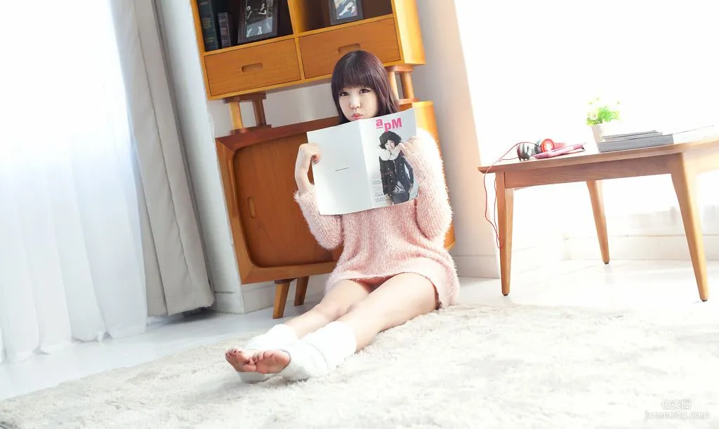 Korean Girl Hong Ji Yeon Home Photo Set photo 1