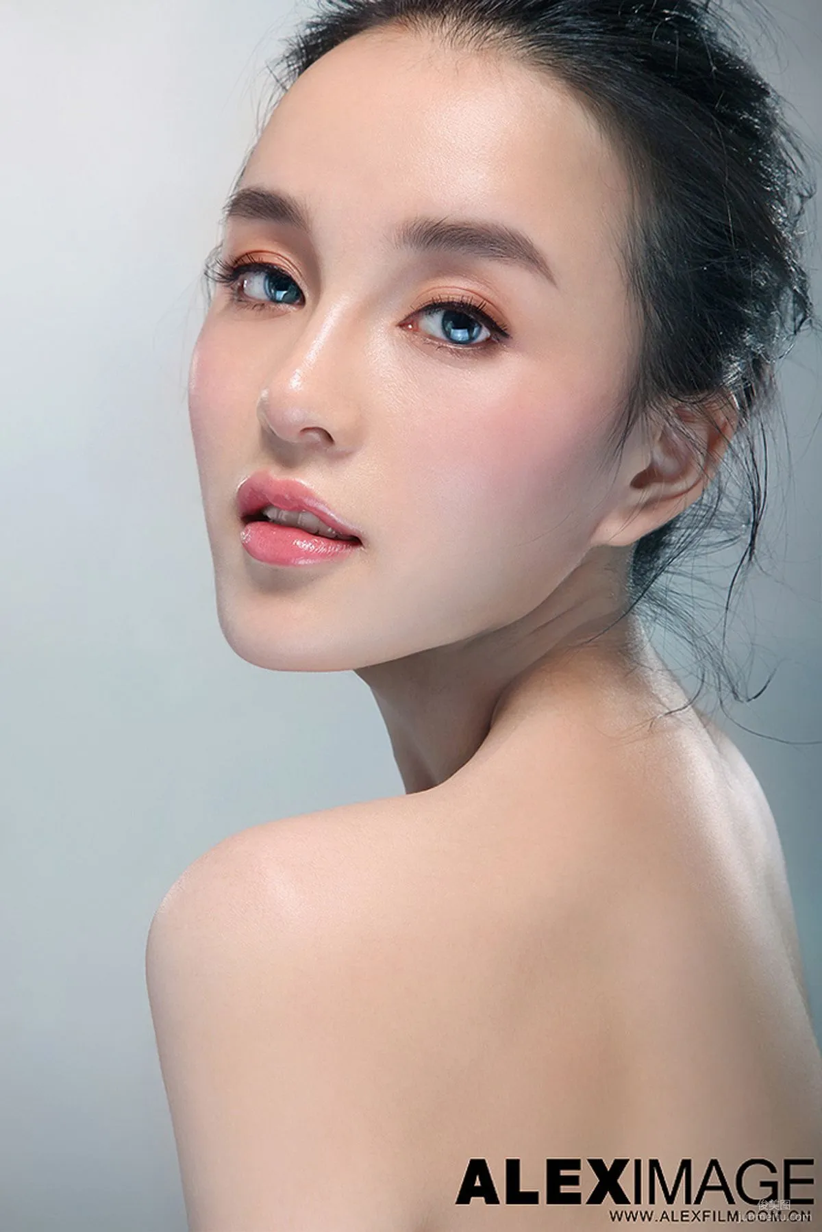 Mixed-Race Beauty Model Shi Yiyi Studio Shoot Photo Set photo 43