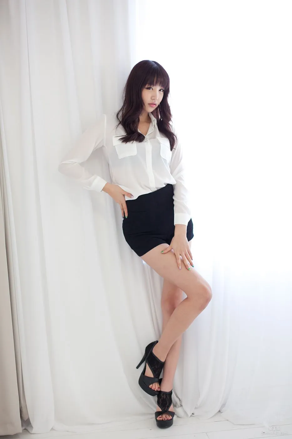 Korean Girl Hong Ji Yeon Home Photo Set photo 32