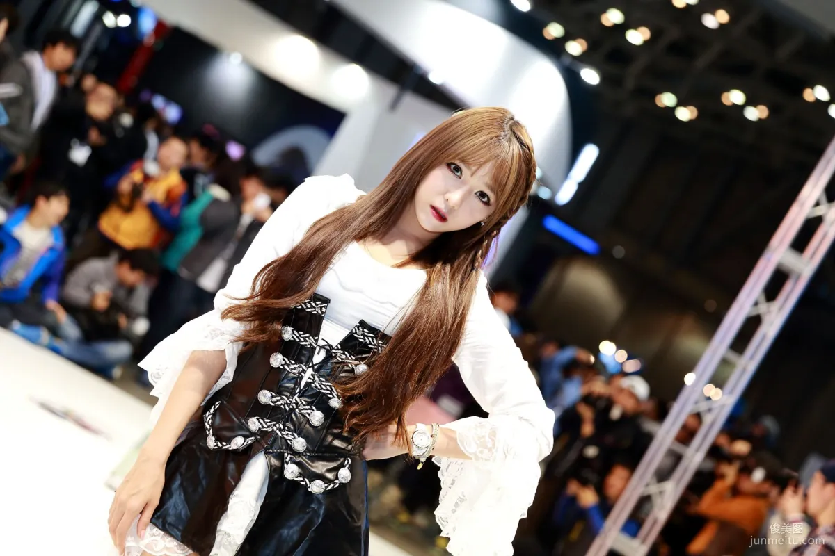 Korean ShowGirl Beauty Lee Eun Hye Booth Pictures Collection photo 6