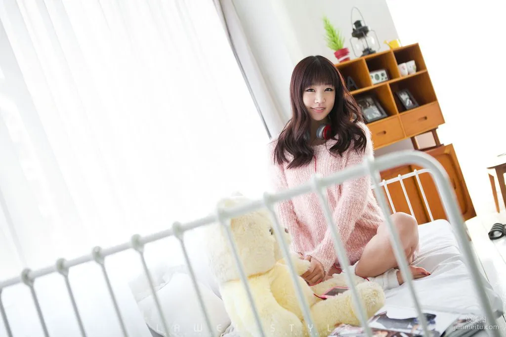Korean Girl Hong Ji Yeon Home Photo Set photo 16