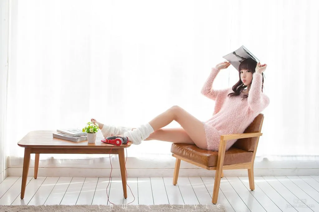 Korean Girl Hong Ji Yeon Home Photo Set photo 14