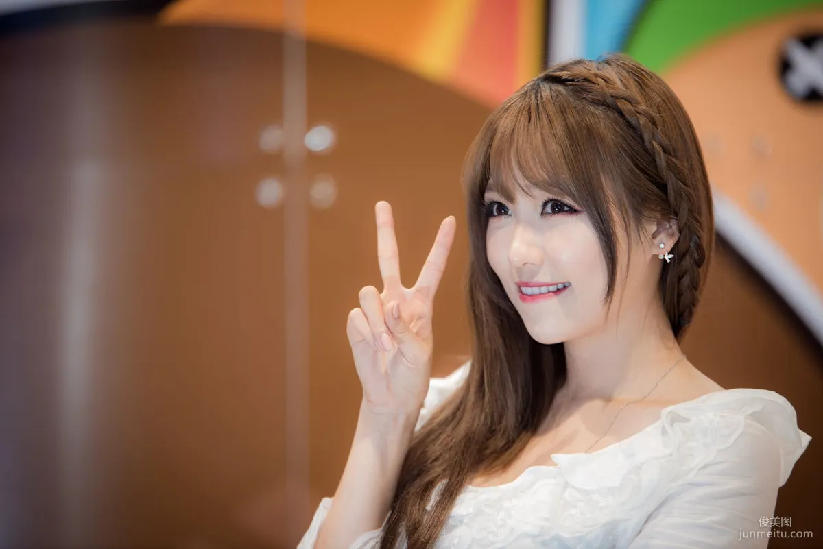 Korean ShowGirl Beauty Lee Eun Hye Booth Pictures Collection photo 11