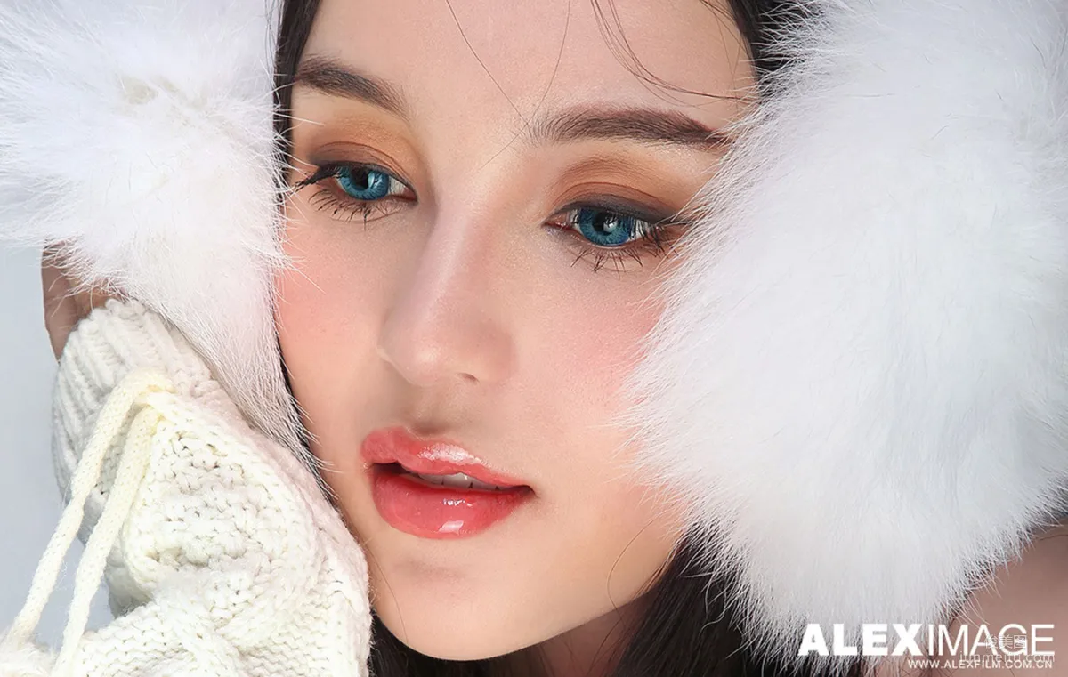 Mixed-Race Beauty Model Shi Yiyi Studio Shoot Photo Set photo 39