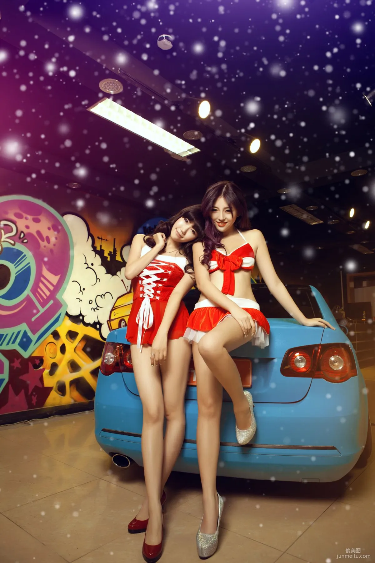 Sweet and Cute Sisters, Christmas Car Phantom Photo Collection photo 1