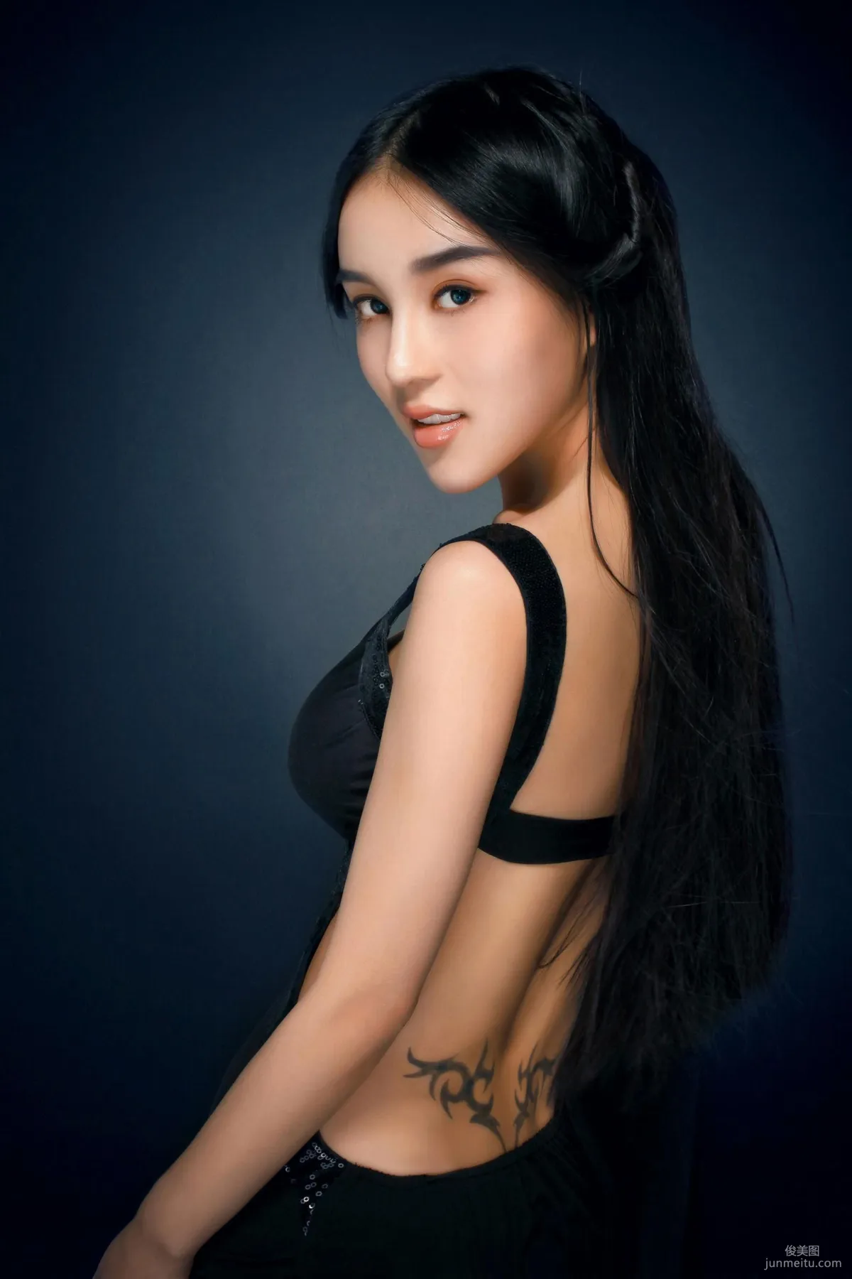 Mixed-Race Beauty Model Shi Yiyi Studio Shoot Photo Set photo 8