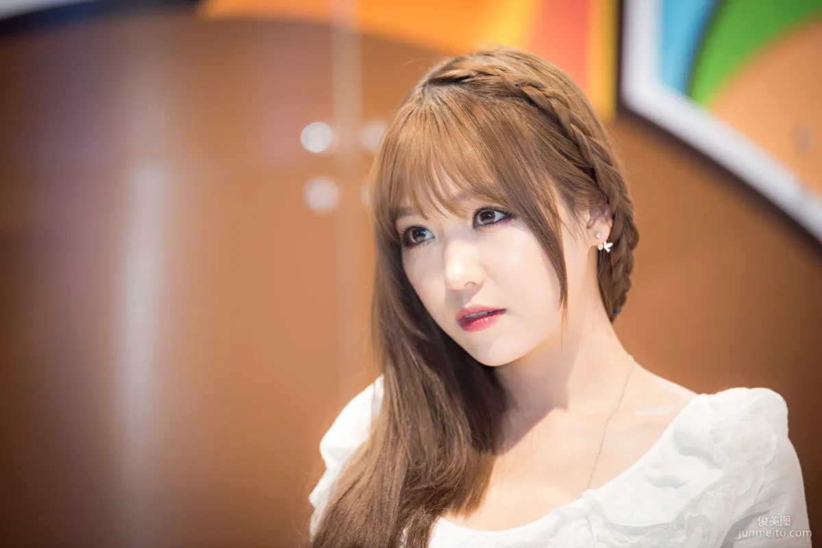 Korean ShowGirl Beauty Lee Eun Hye Booth Pictures Collection photo 9