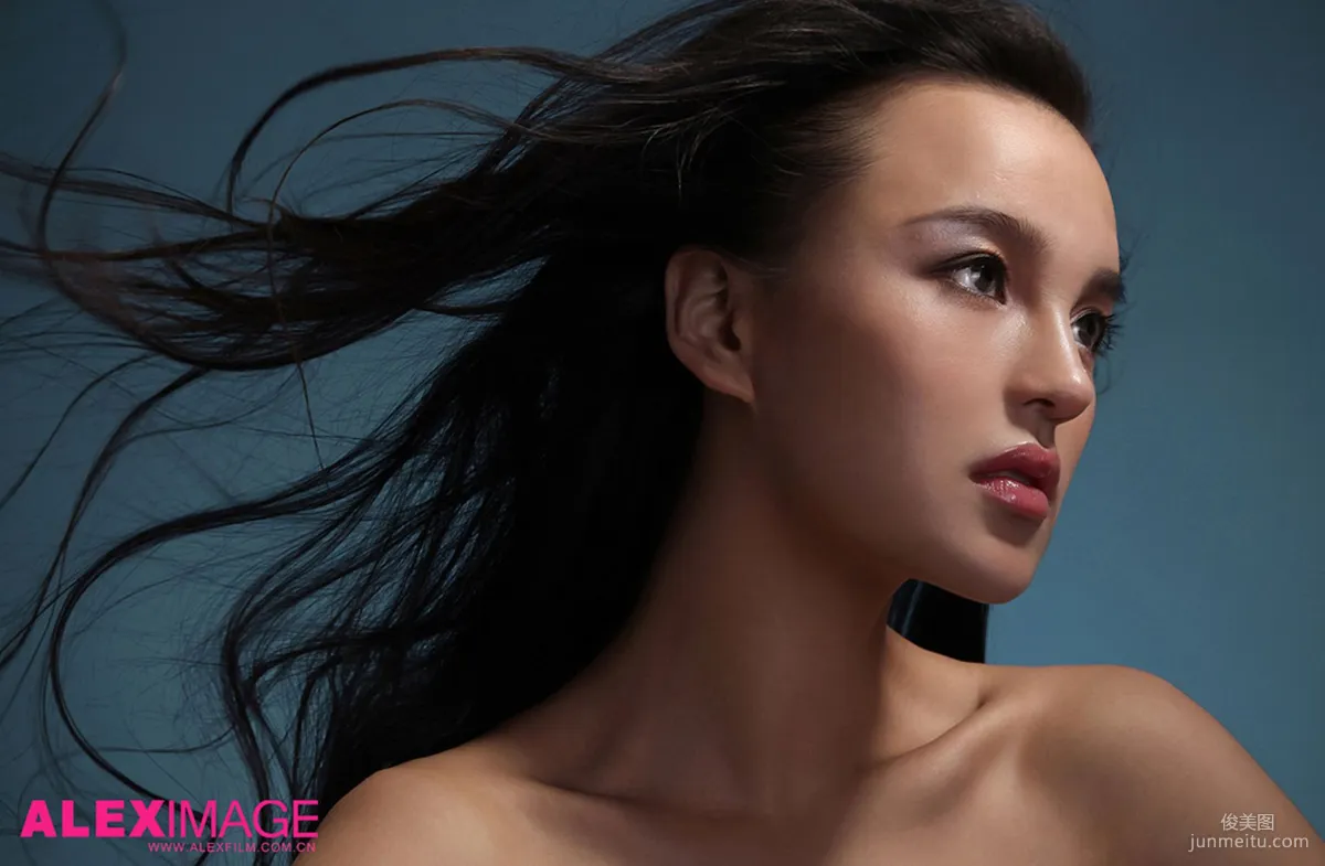 Mixed-Race Beauty Model Shi Yiyi Studio Shoot Photo Set photo 31