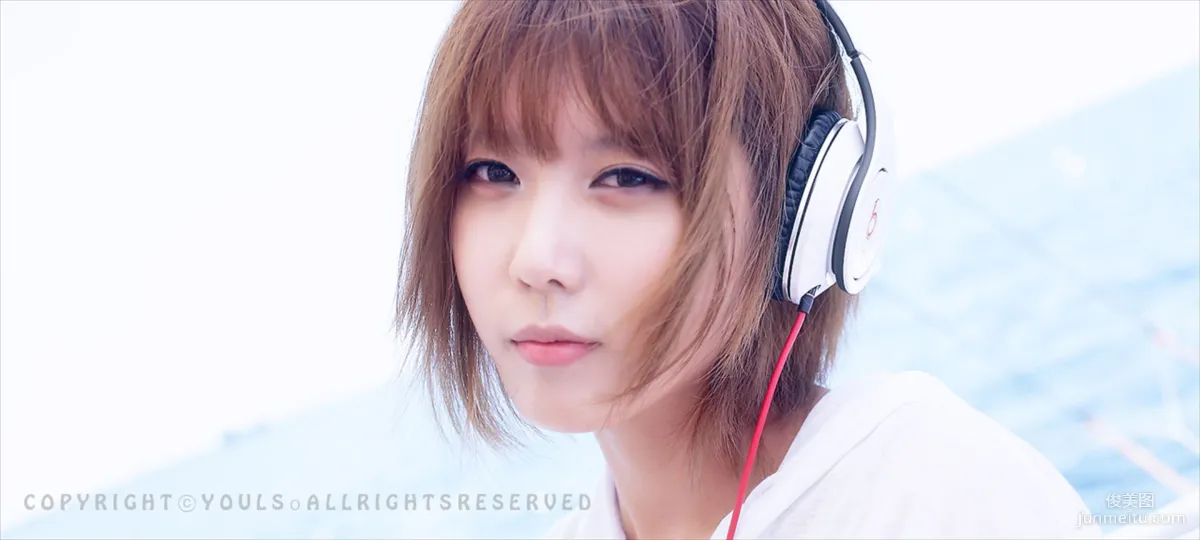 Heo Yun Mi (허윤미) "Fresh Headphone Girl" Photo Set photo 32