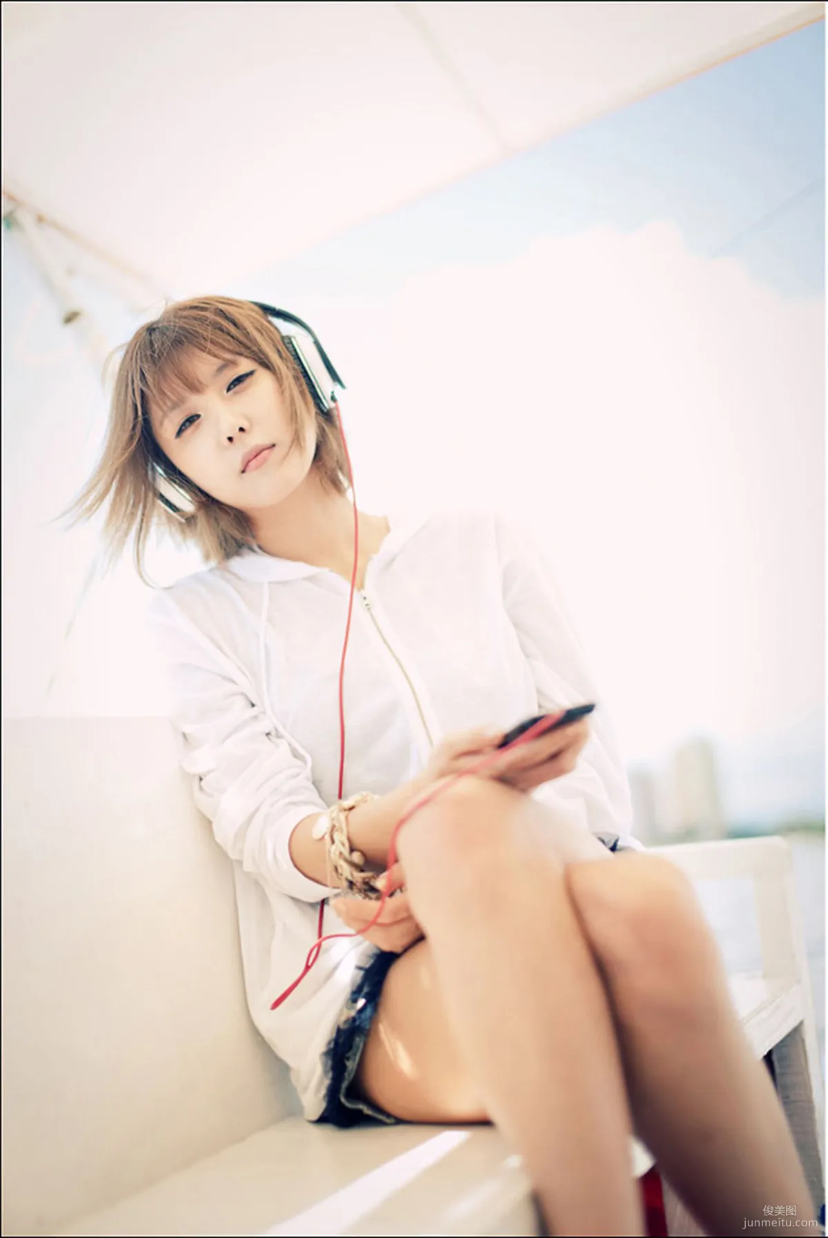 Heo Yun Mi (허윤미) "Fresh Headphone Girl" Photo Set photo 8