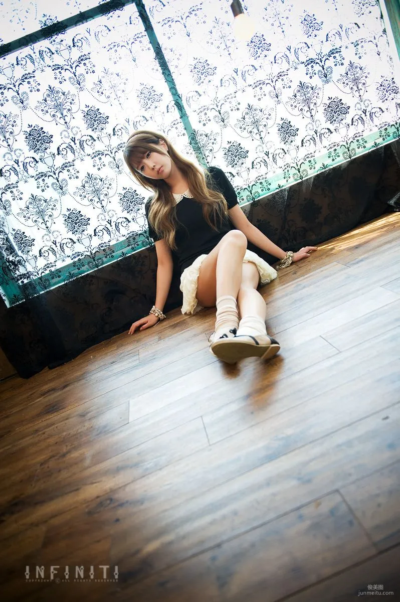 Korean Girl Heo Yun Mi, Beauty Under Light and Shadow Photo Set photo 13