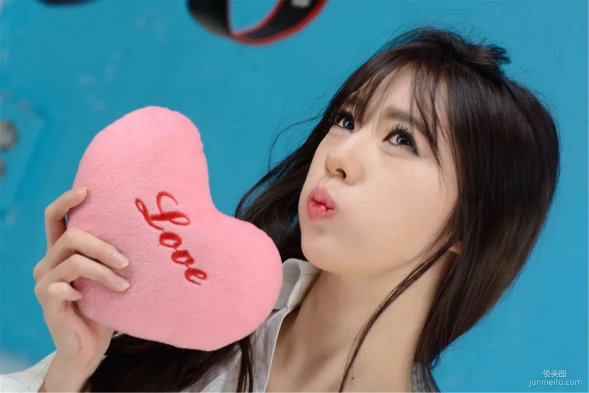 Korean Beauty Song Ju-Ah 《Pure White Jade Rabbit》 Photo Set photo 49