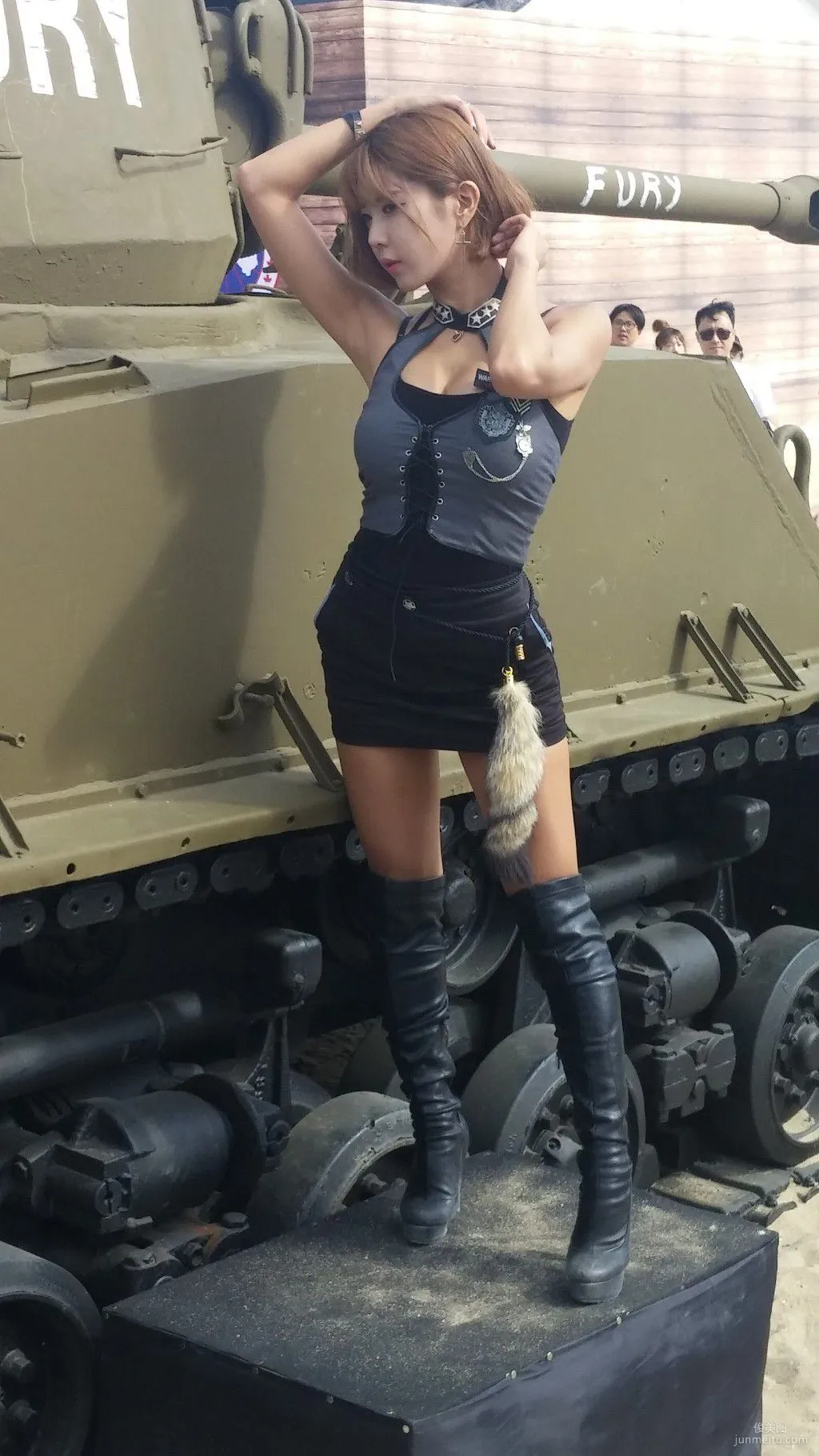 Heo Yun Mi, Busan Tank World Set photo 61