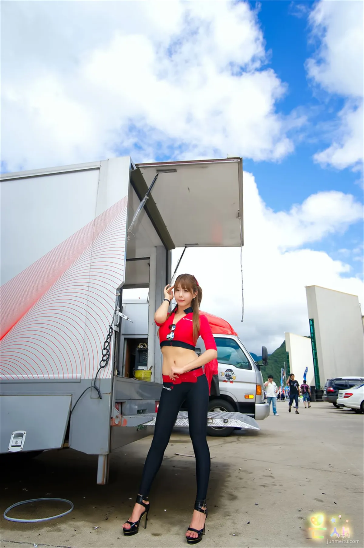 Race Queen Heo Yun Mi, Red Clothes Tight Pants Series HD Set photo 87