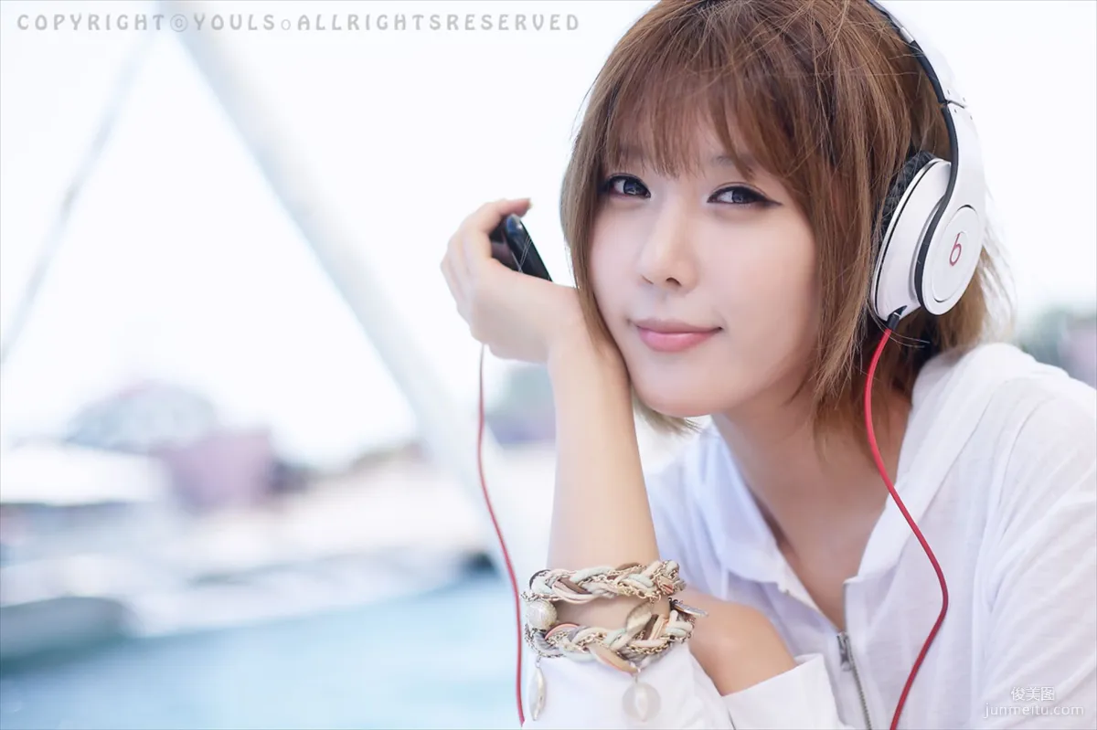 Heo Yun Mi (허윤미) "Fresh Headphone Girl" Photo Set photo 40