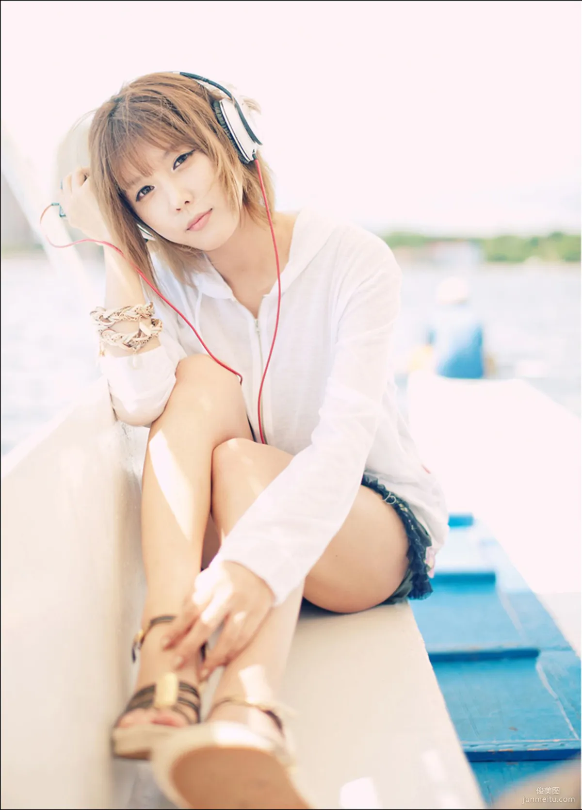 Heo Yun Mi (허윤미) "Fresh Headphone Girl" Photo Set photo 28