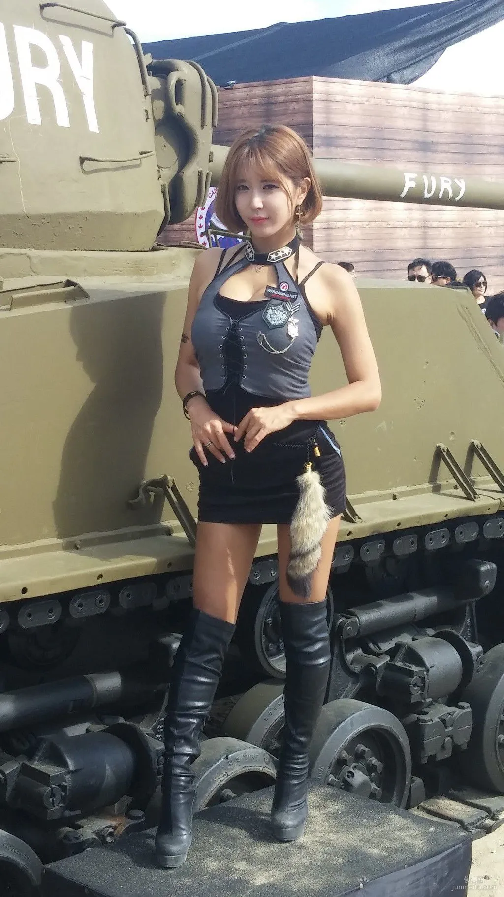 Heo Yun Mi, Busan Tank World Set photo 60