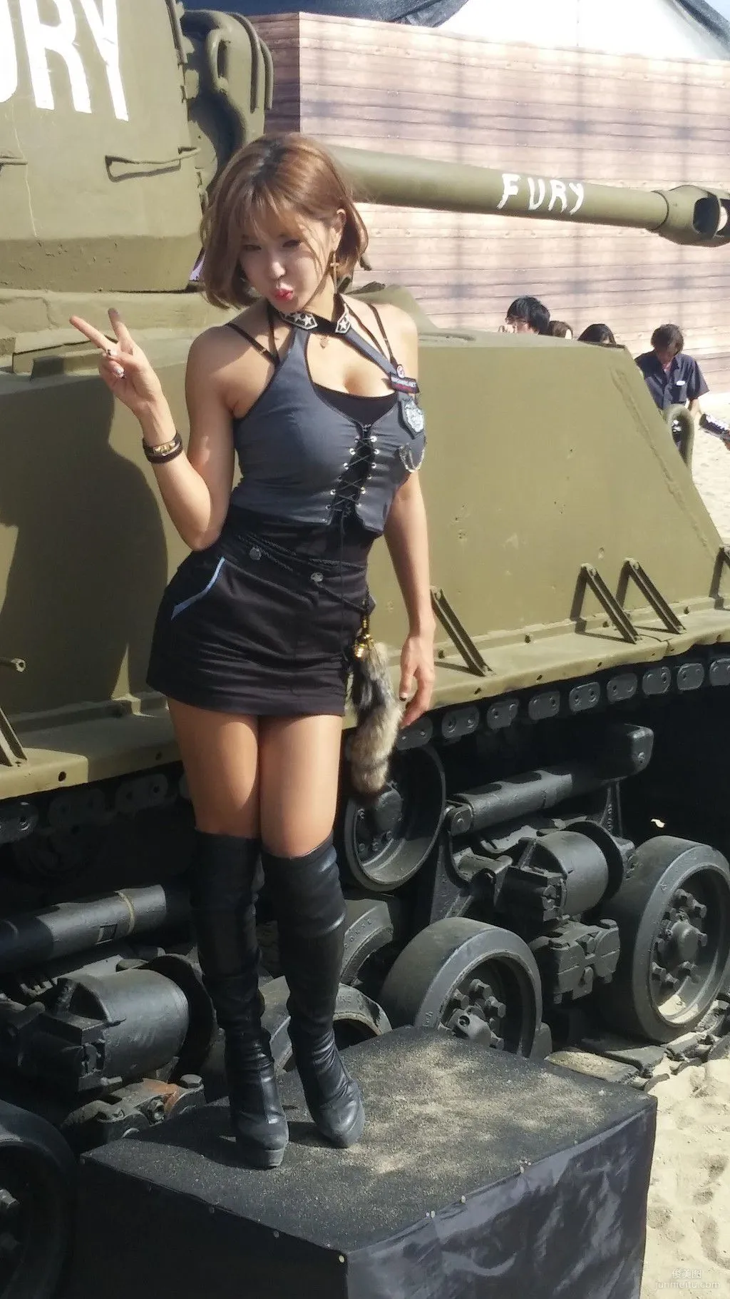 Heo Yun Mi, Busan Tank World Set photo 64