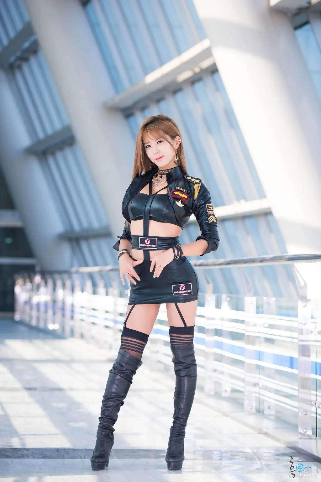 Korean Beauty Heo Yun Mi, Show GIRL Game Exhibition Photo Album, Set photo 54