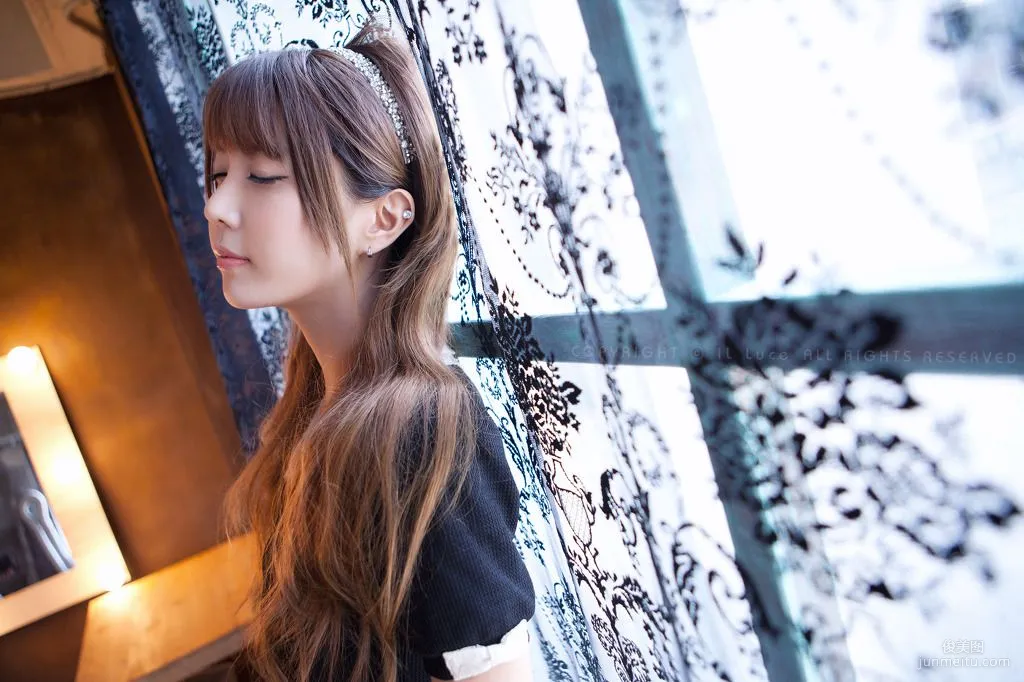 Korean Girl Heo Yun Mi, Beauty Under Light and Shadow Photo Set photo 7