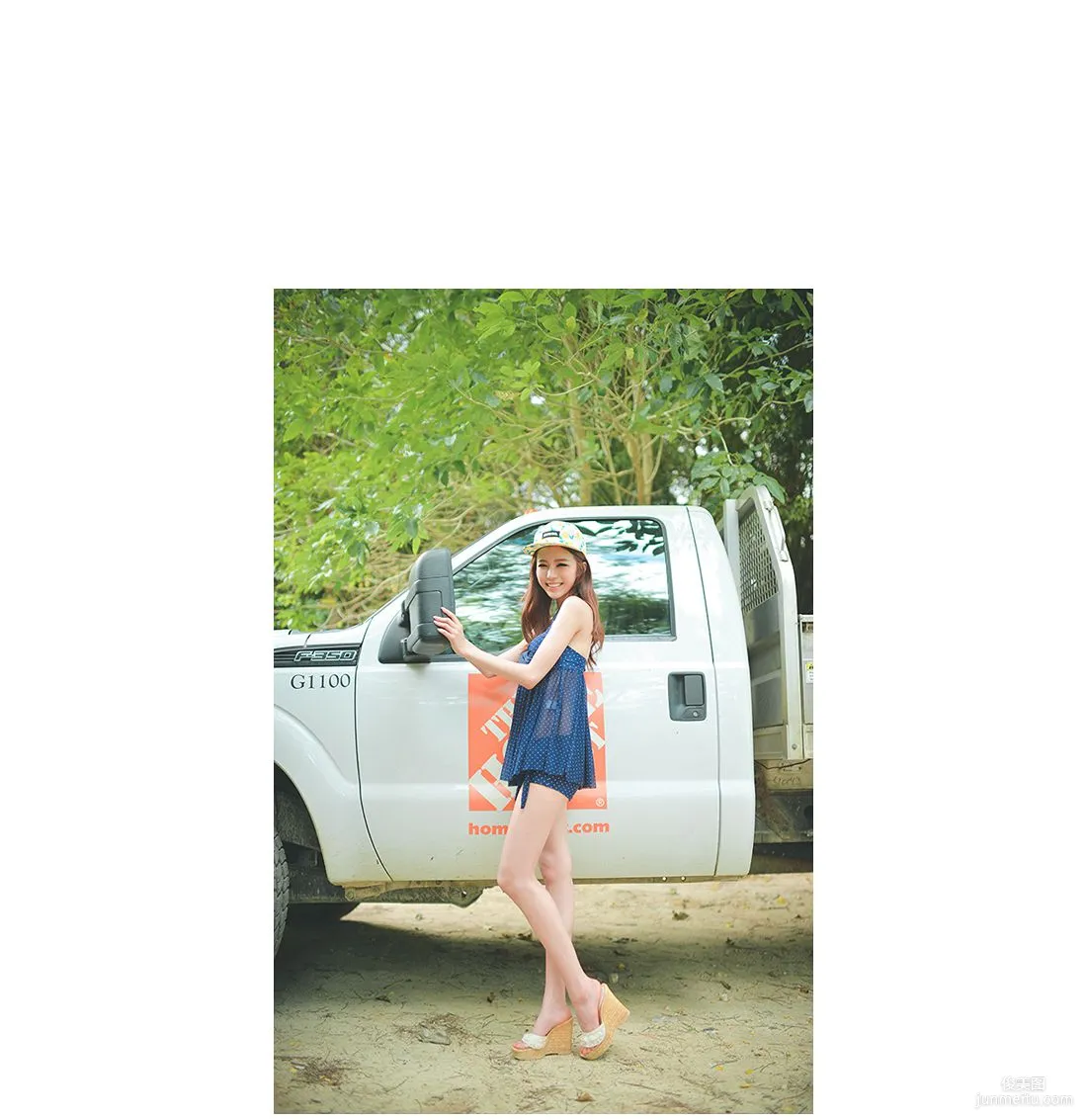 Korean Bongjashop Model Outdoor Shoot Big Collection photo 34