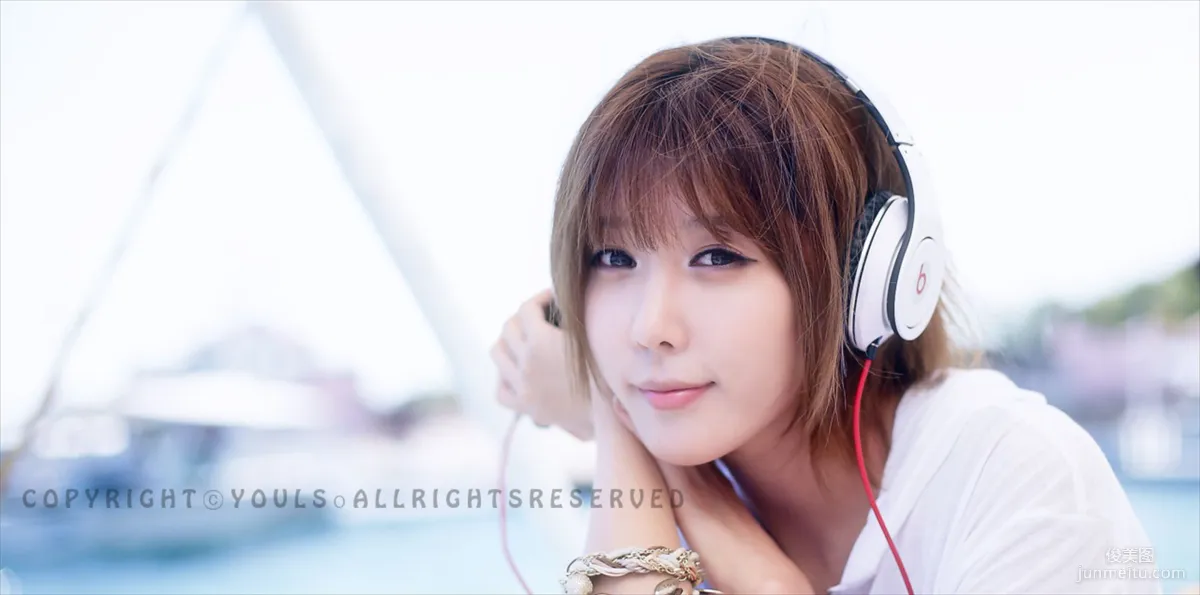 Heo Yun Mi (허윤미) "Fresh Headphone Girl" Photo Set photo 38