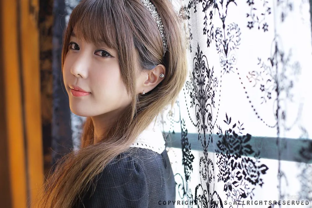 Korean Girl Heo Yun Mi, Beauty Under Light and Shadow Photo Set photo 8