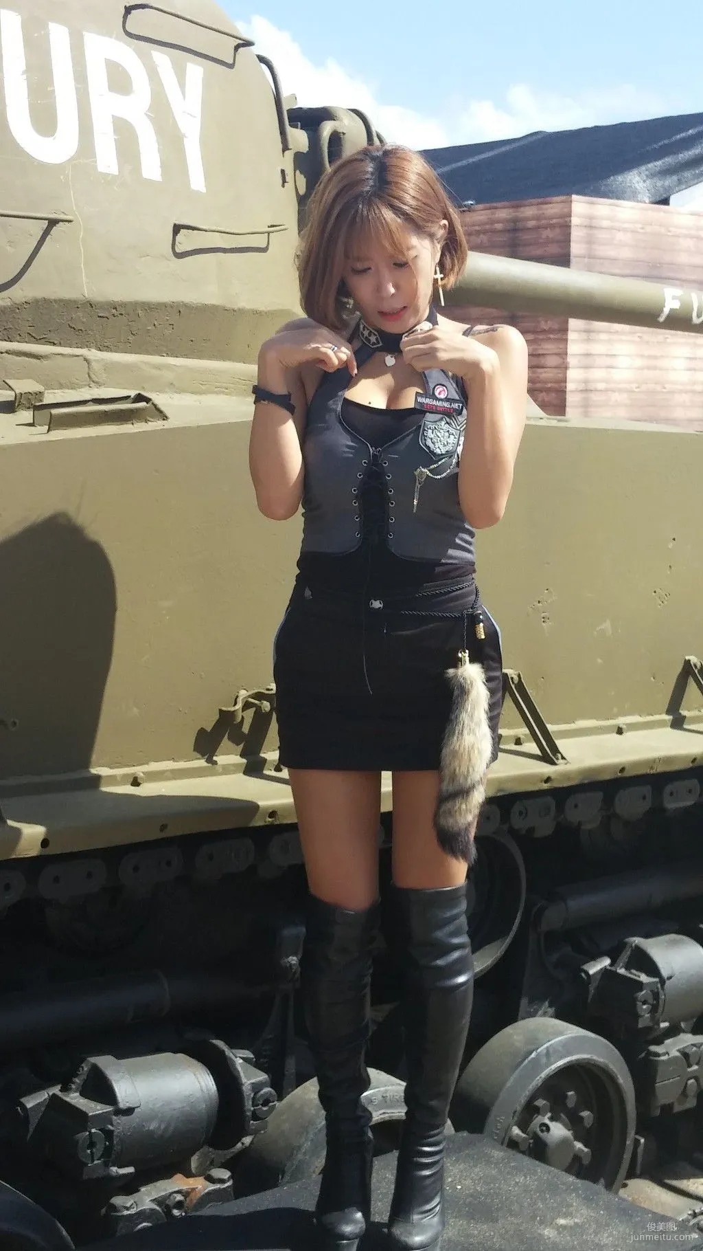 Heo Yun Mi, Busan Tank World Set photo 56