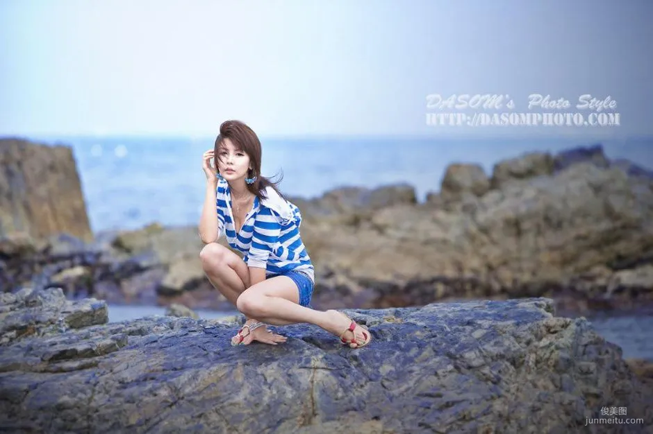 Korean Beauty Lee Ji Woo / Lee Eun Mi "Orchid White Striped Shirt" Photo Set photo 7
