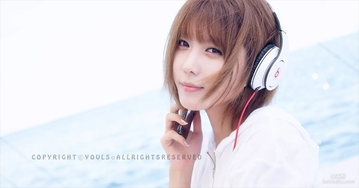 Heo Yun Mi (허윤미) "Fresh Headphone Girl" Photo Set photo 31