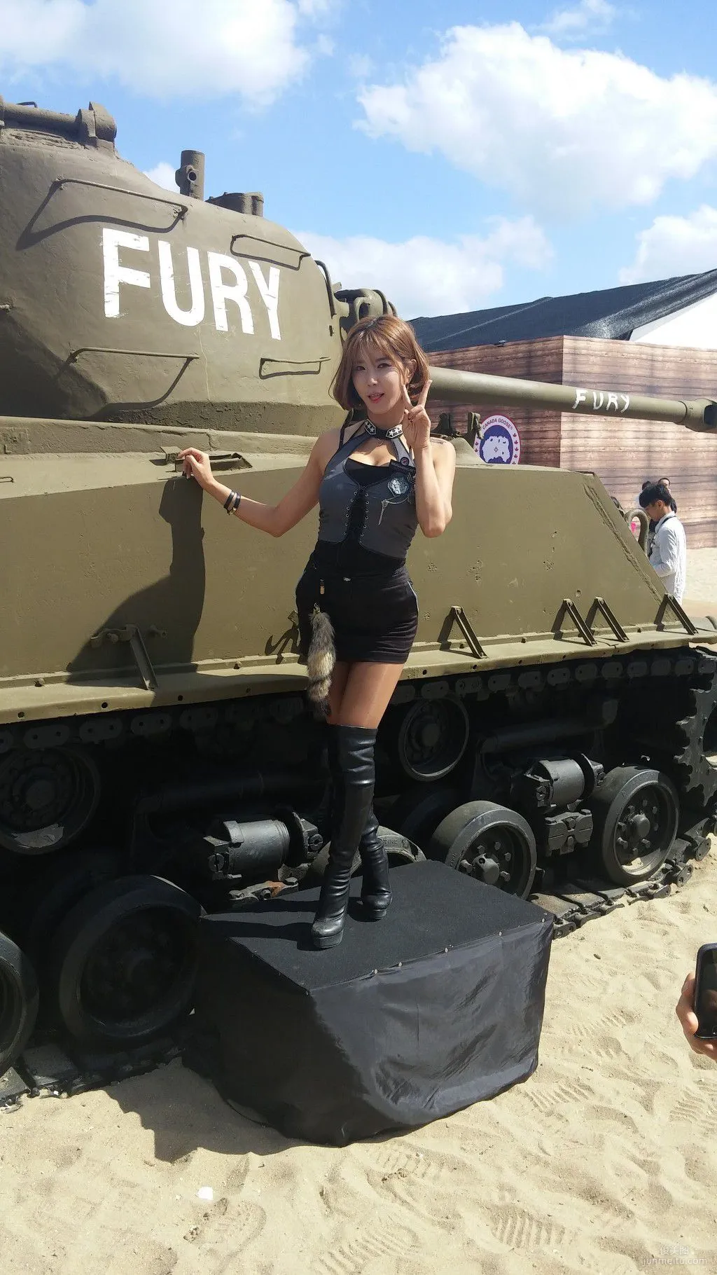 Heo Yun Mi, Busan Tank World Set photo 51