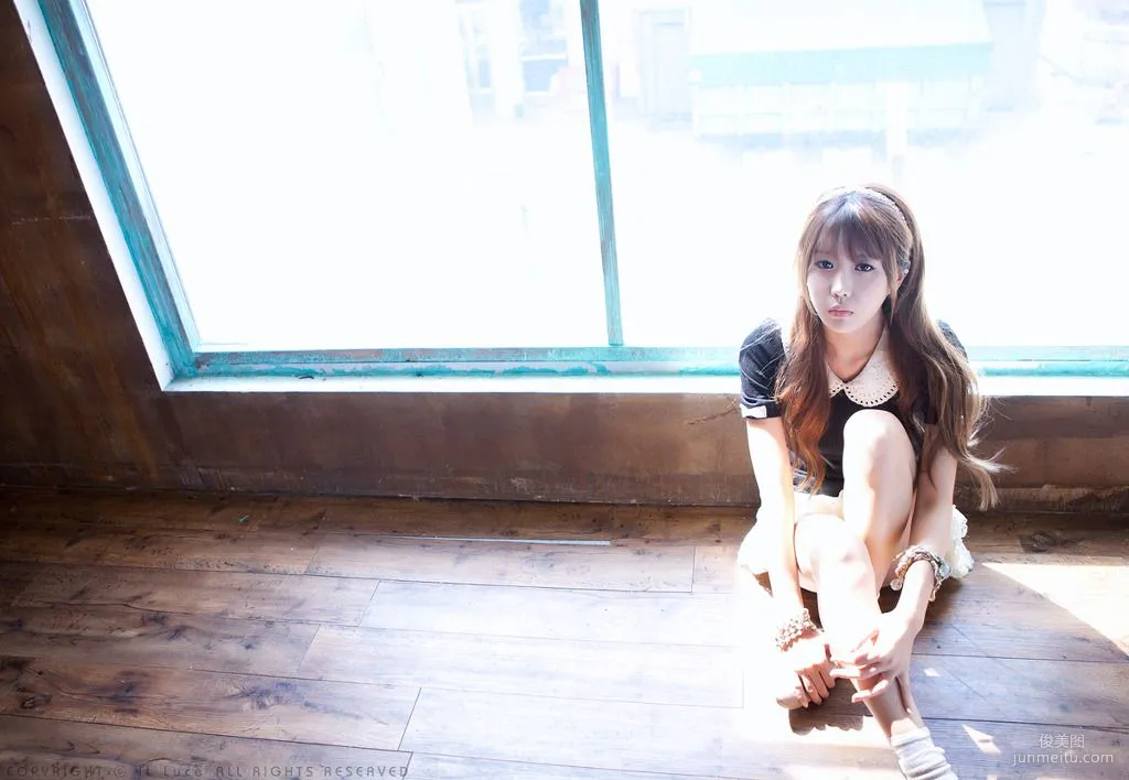 Korean Girl Heo Yun Mi, Beauty Under Light and Shadow Photo Set photo 16