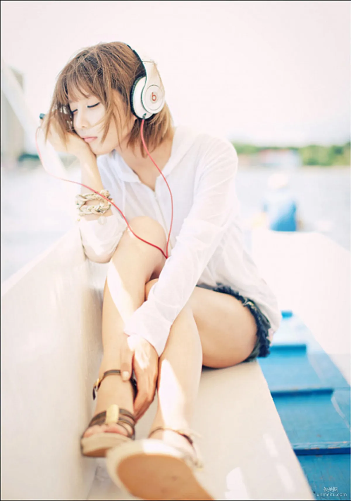 Heo Yun Mi (허윤미) "Fresh Headphone Girl" Photo Set photo 6
