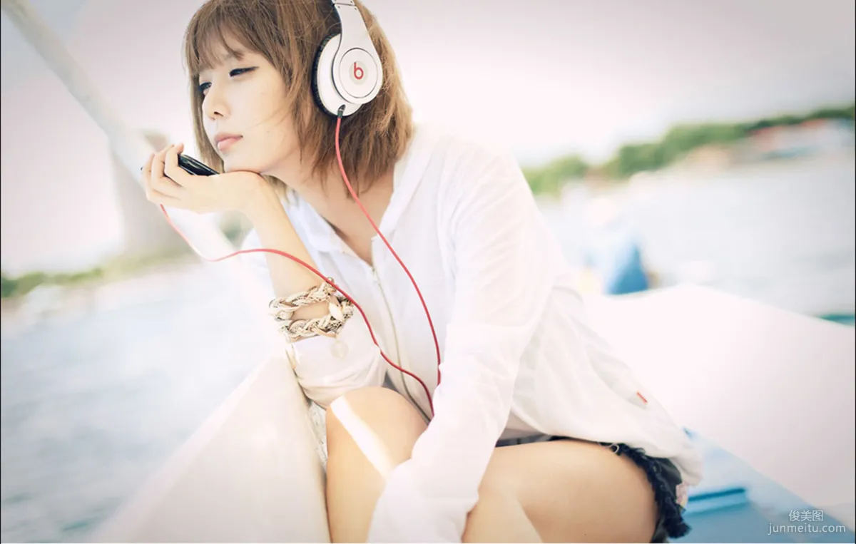 Heo Yun Mi (허윤미) "Fresh Headphone Girl" Photo Set photo 29