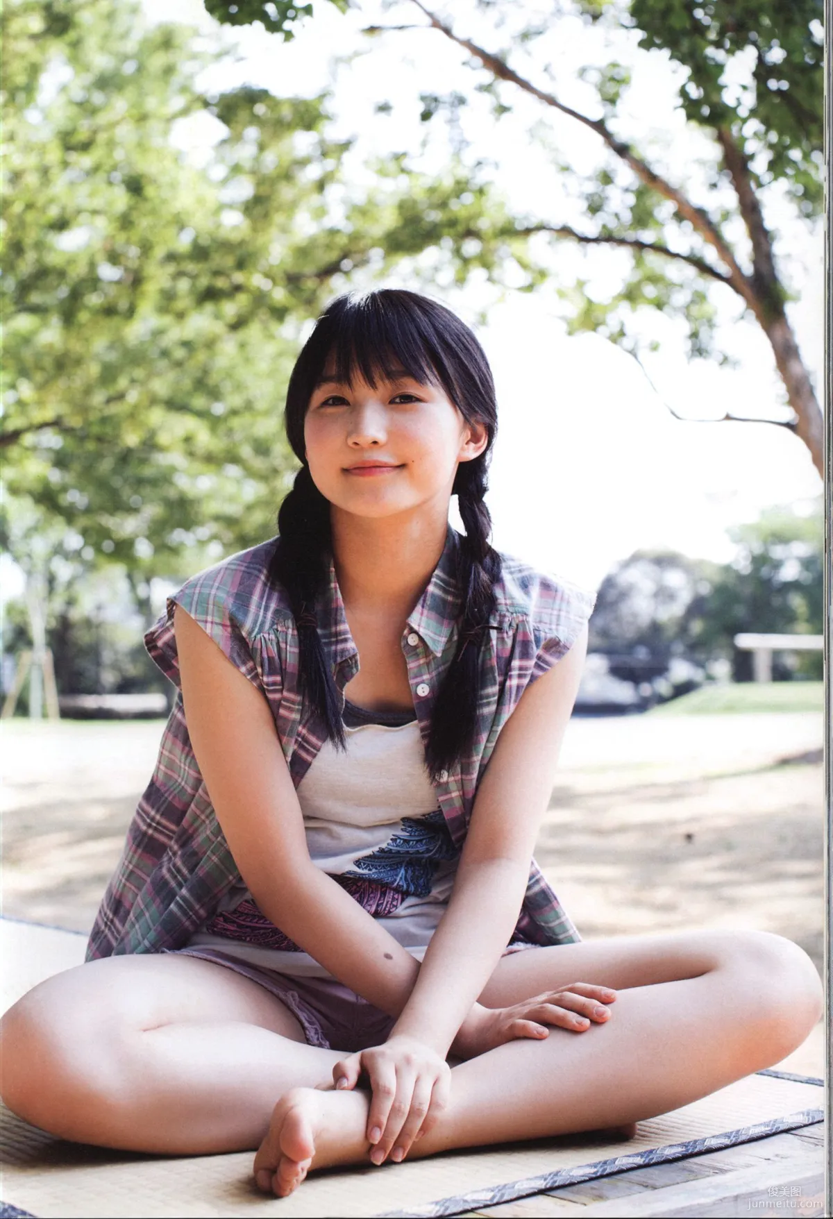 Riho Sayashi 鞘師裡保《太陽》寫真集 25