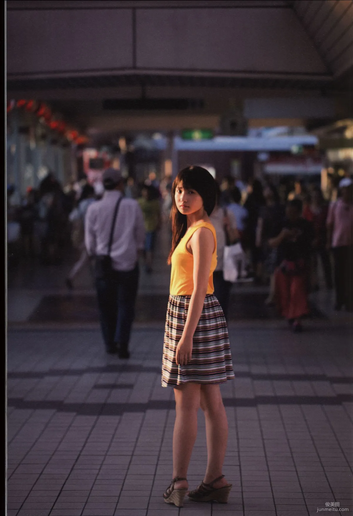 Riho Sayashi 鞘師裡保《太陽》寫真集 47