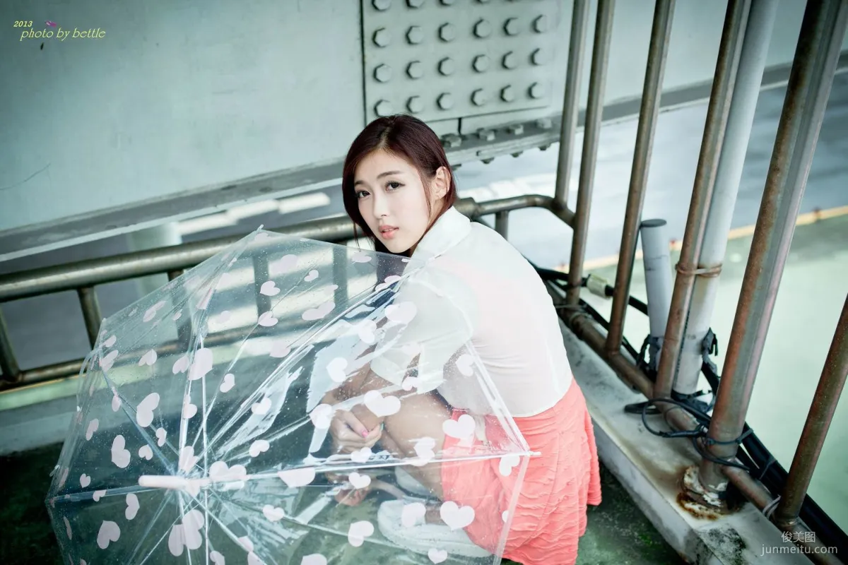 Liao Tingling/Kila Jingjing, Street Snap Pink Dress Series Photo Set photo 32