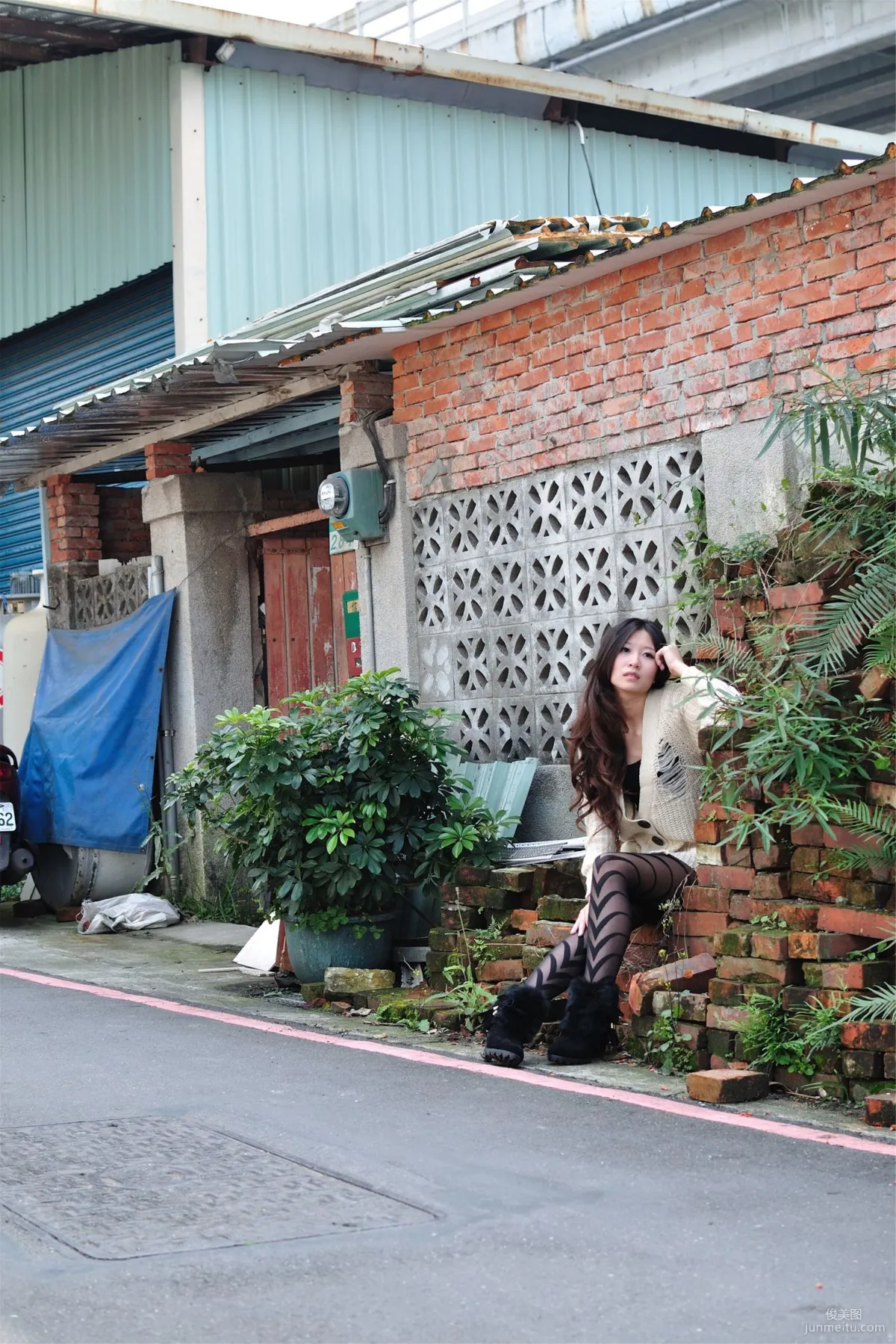 Taiwan Beauty Model Pink, Yongchun Street Outdoor Shoot Photo Set photo 9