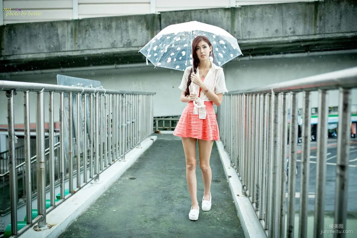 Liao Tingling/Kila Jingjing, Street Snap Pink Dress Series Photo Set photo 30