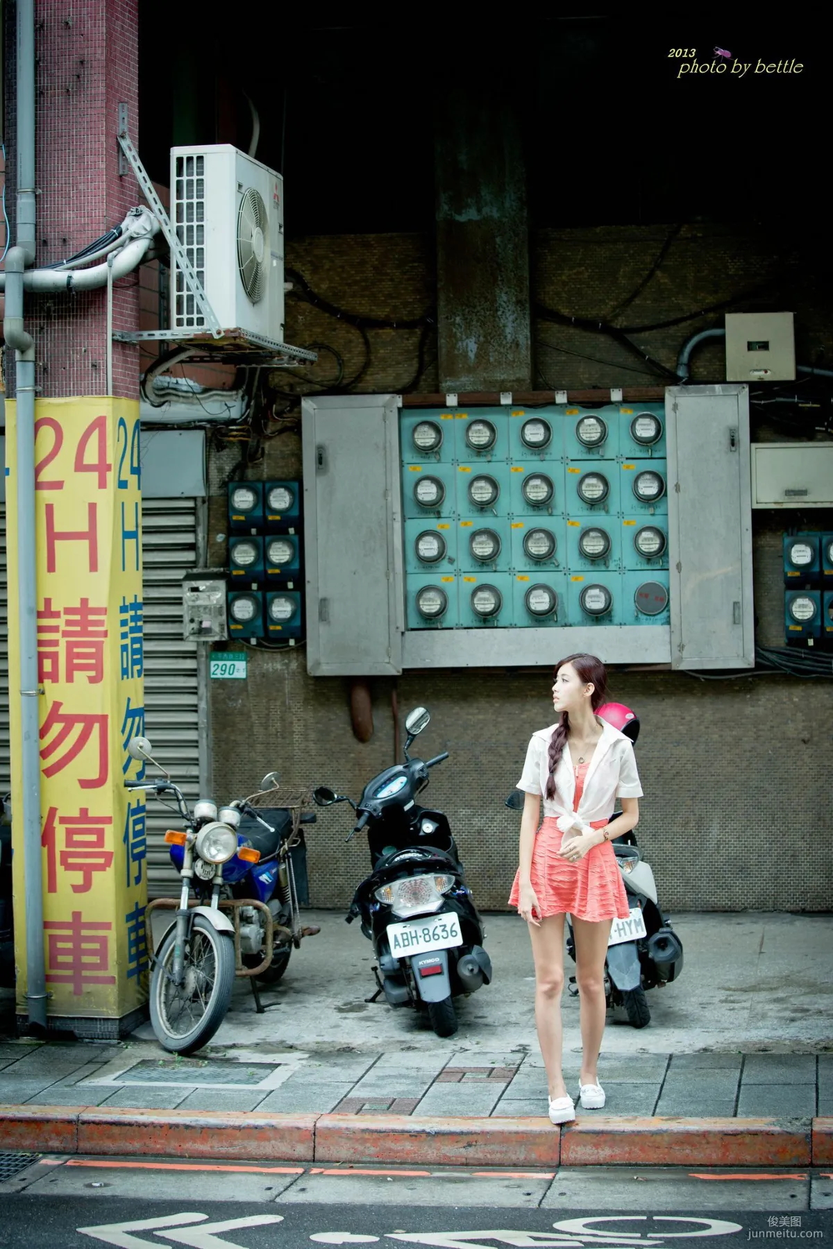 Liao Tingling/Kila Jingjing, Street Snap Pink Dress Series Photo Set photo 67
