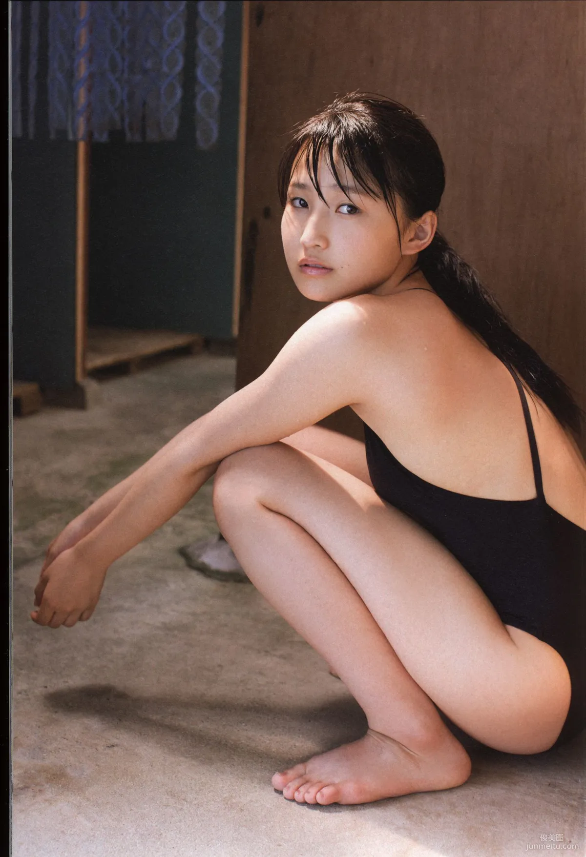 Riho Sayashi 鞘師裡保《太陽》寫真集 77