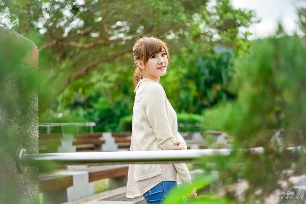 Taiwan Beauty Li Sixian Shilin Official Residence Sweet Outdoor Photo Set photo 1