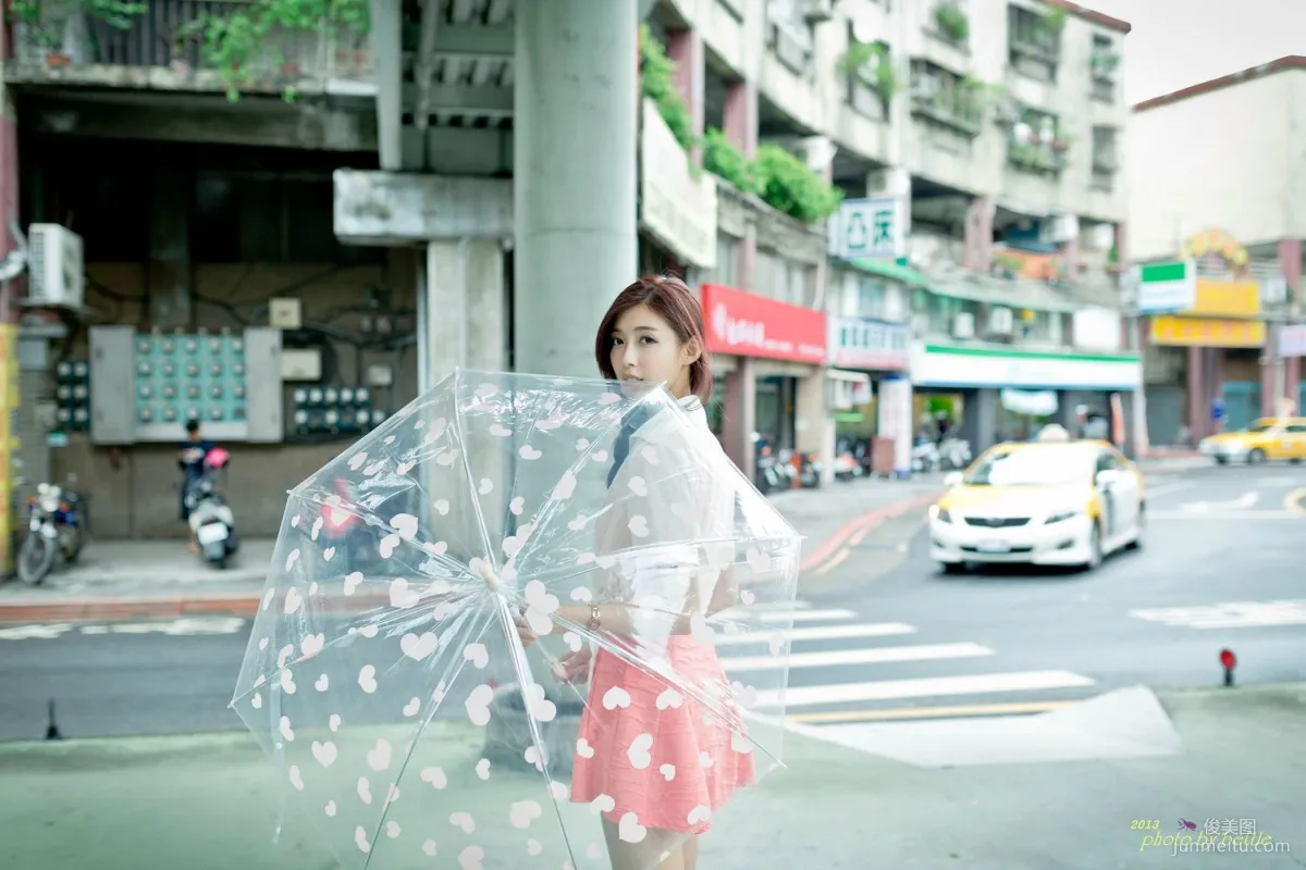 Liao Tingling/Kila Jingjing, Street Snap Pink Dress Series Photo Set photo 52