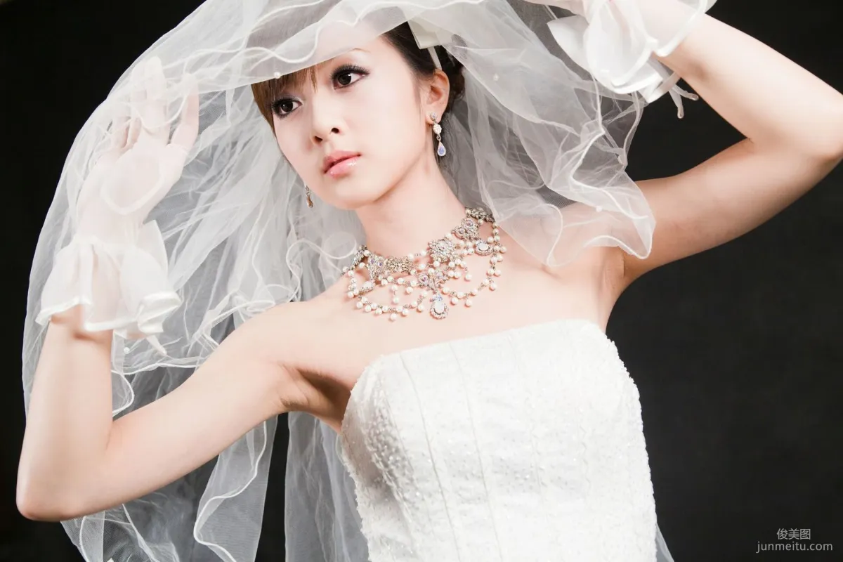 張允霏/果子MM《創意婚紗潮流風》寫真集 7