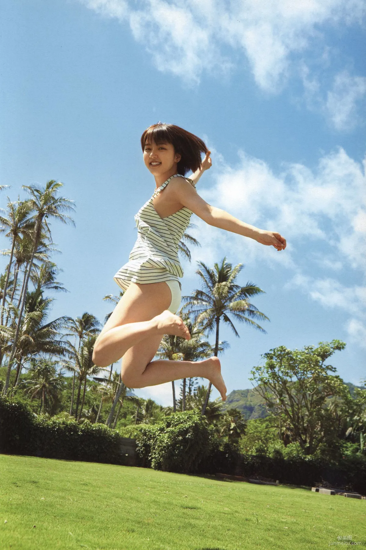真野惠里菜《まのちゃん ~Dear Friends~ 》写真集16