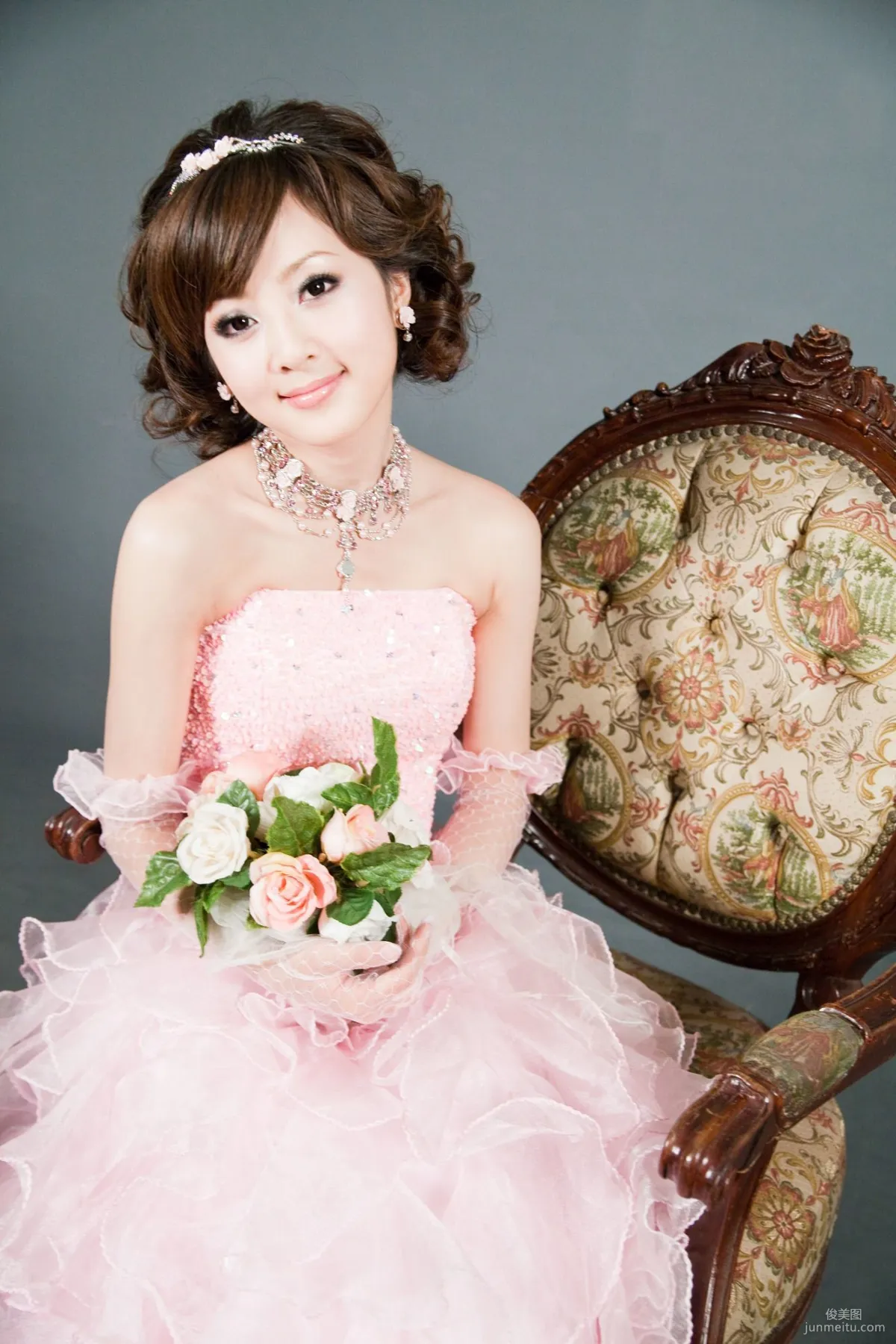 張允霏/果子MM《創意婚紗潮流風》寫真集 40