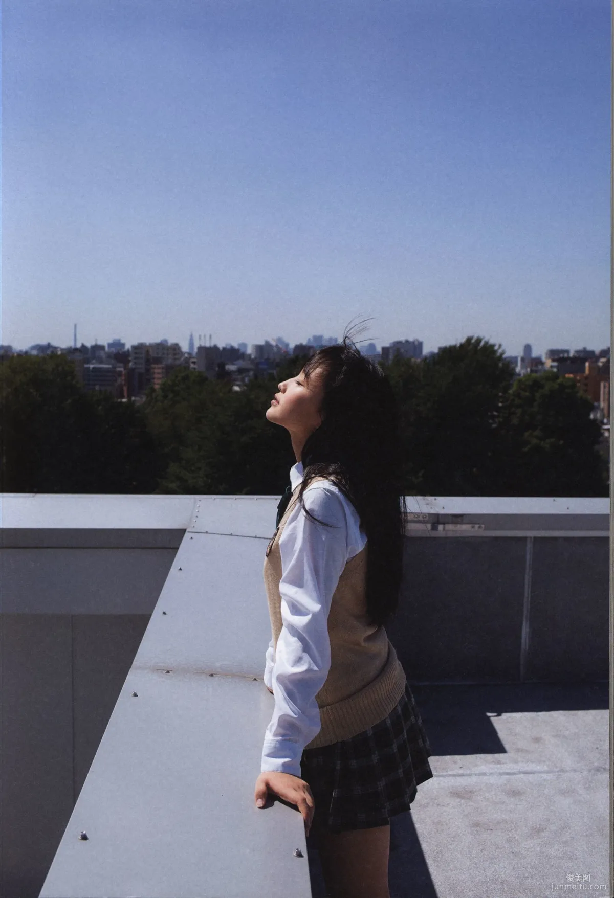 Riho Sayashi 鞘師裡保《太陽》寫真集 104