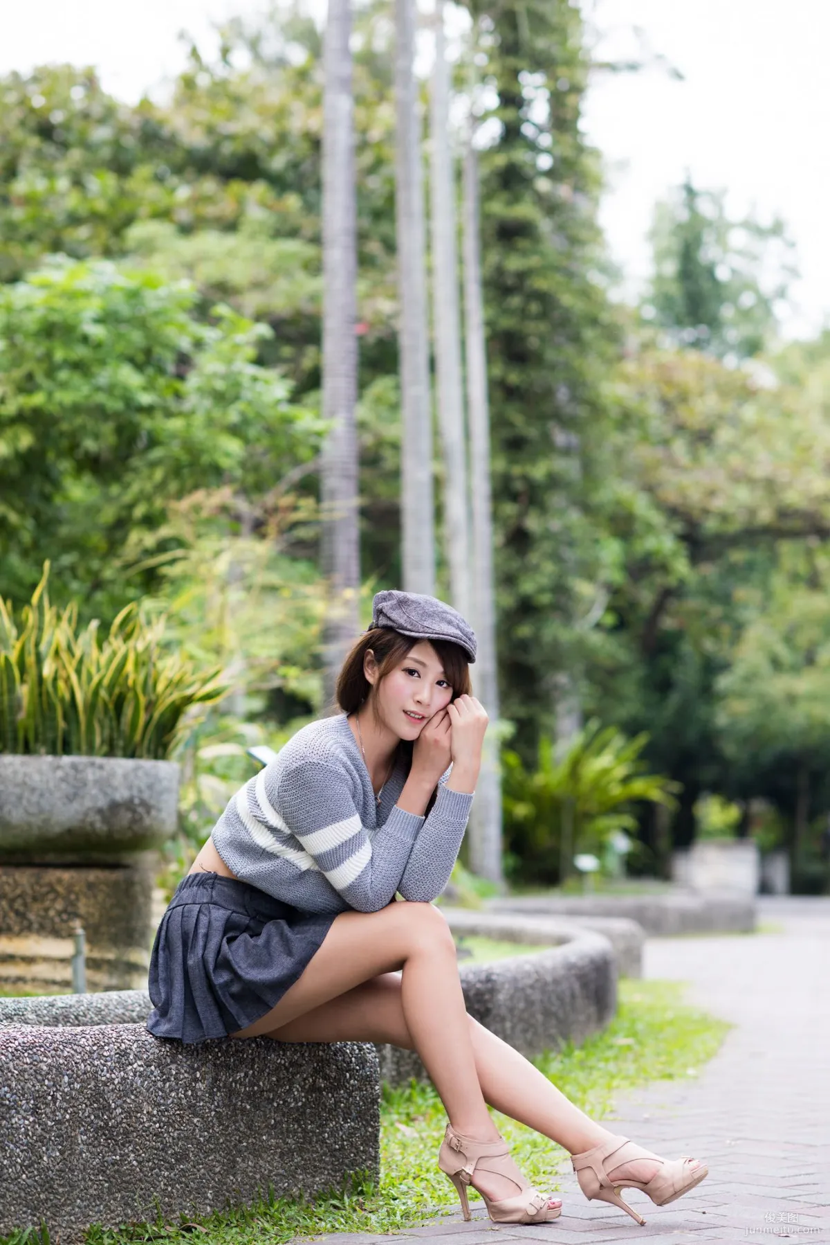 Taiwan Goddess Xia Qing / Leg Model MISO, Autumn Wind Photo Set photo 39