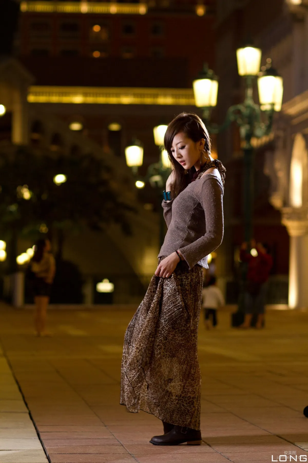 Zhang Yunfei/Guozi MM "Hong Kong and Macau Trip" Long Dress Night Shoot Photo Set photo 9
